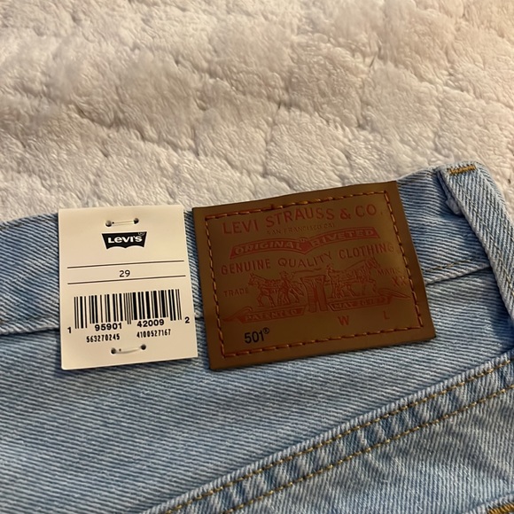 Brand new ripped jean 501 shorts - Picture 5 of 10